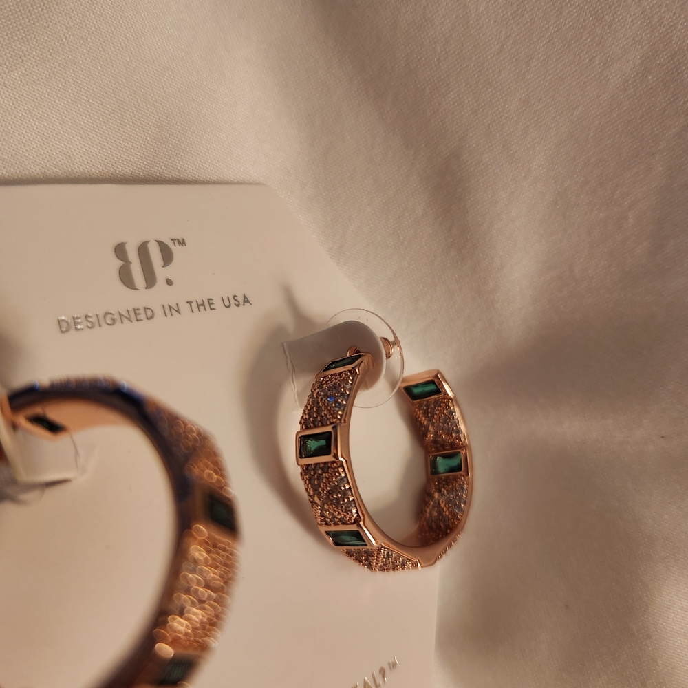 Bomb Party Elegant Rose Gold Hoop Earrings - Picture 5 of 6